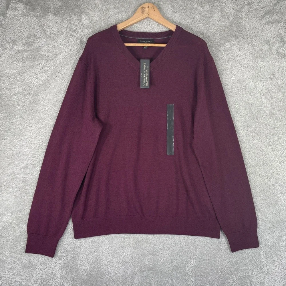 Banana Republic Sweater Mens Large Burgundy 100% Merino Wool V-Neck Pullover